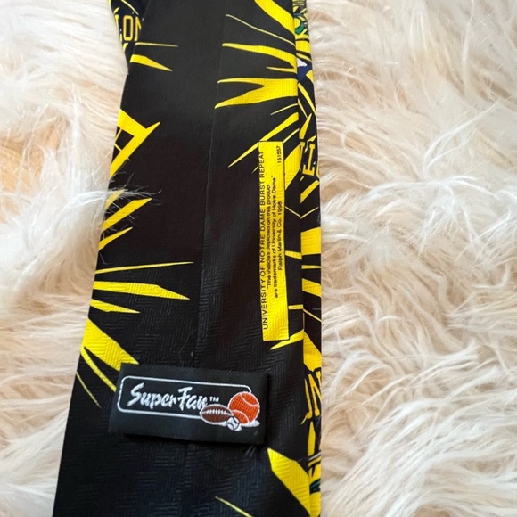 Vtg. University Of Notre Dame Fighting Irish Mascot Neck Tie 1998 - Picture 3 of 5